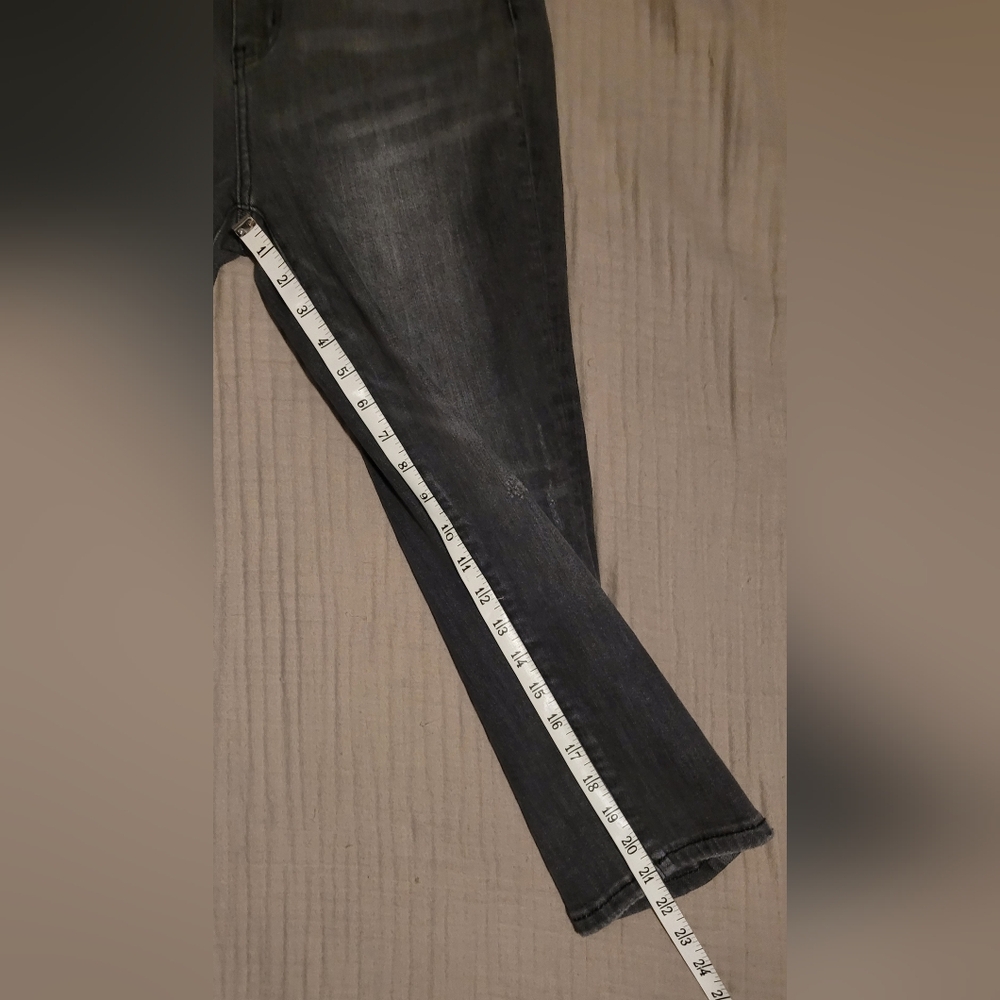 Judy Blue Charcoal Skinny Fit Capri Distressed Stretch Jeans - Picture 4 of 8